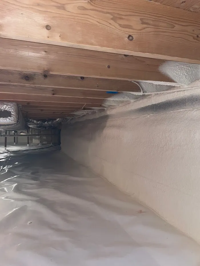 How crawl space encapsulation prevents rust on metal support columns in Cambridge, MD