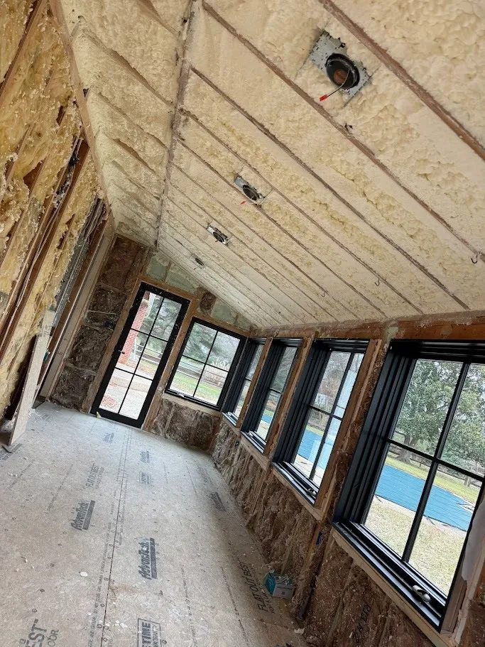 How residential spray foam insulation protects your plumbing pipes from freezing